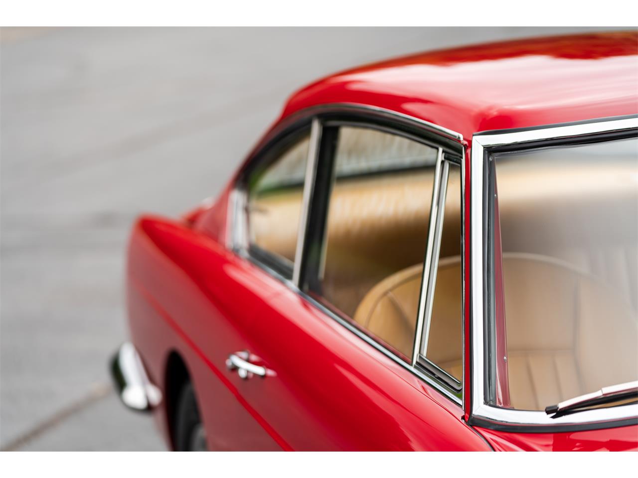Ferrari 250 GTE 2+2 Series II Is A Good Investment For The Millionaires Out There