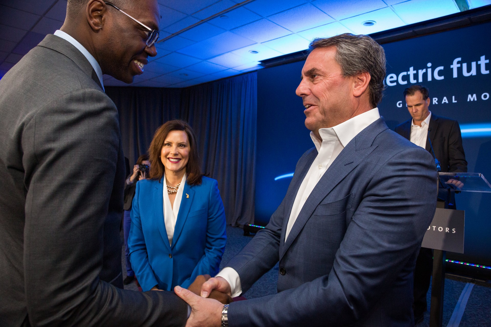 GM’s Electric Pickup Teased, Could Revive The Hummer Name