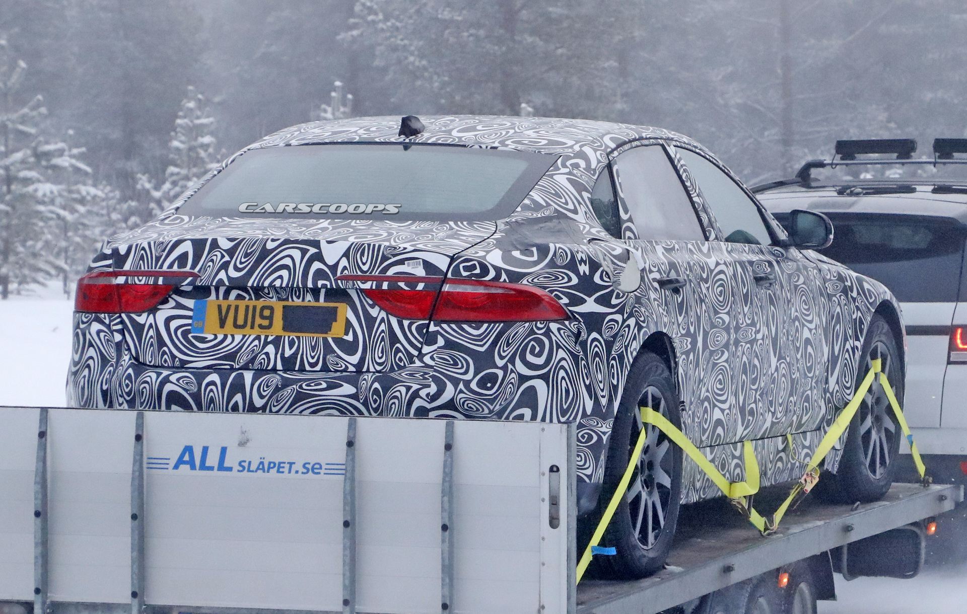 Upcoming Jaguar XJ To Be “Stunning,” Question What Large Luxury Sedans Are All About