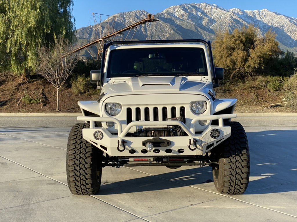 This Six-Wheeled Jeep Wrangler Is All About Show, But It’ll Still Cost You $150,000