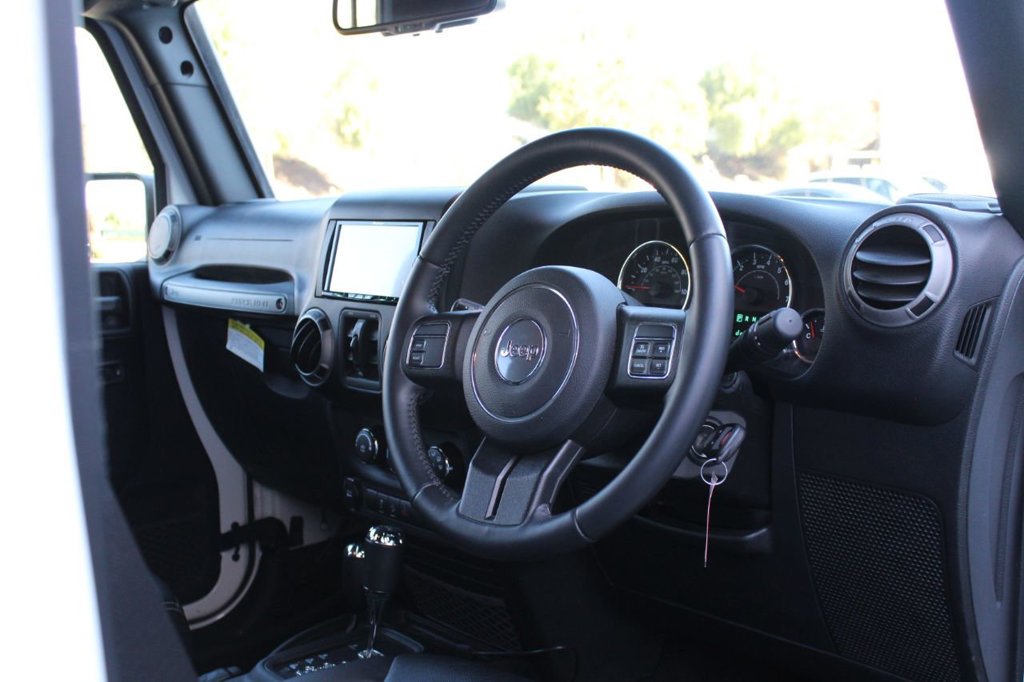 This Six-Wheeled Jeep Wrangler Is All About Show, But It’ll Still Cost You $150,000