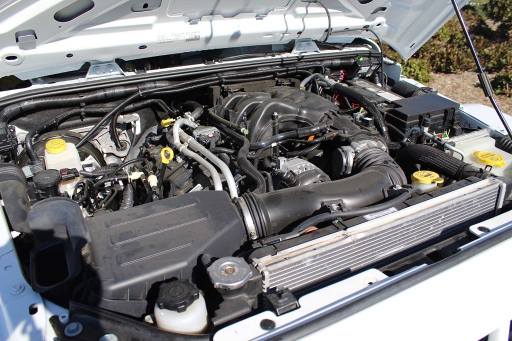 This Six-Wheeled Jeep Wrangler Is All About Show, But It’ll Still Cost You $150,000