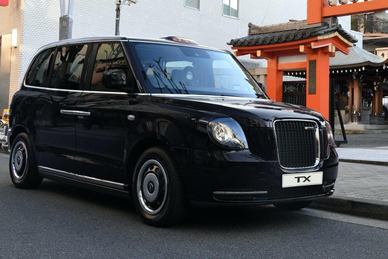 LEVC-TX-London-taxi-launches-in-Japan-8-