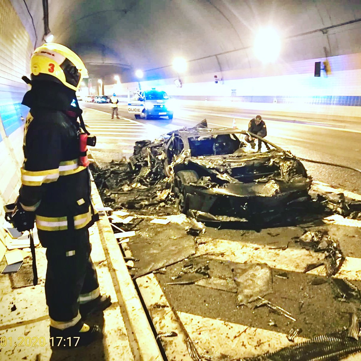 1,250 HP Lamborghini Aventador Carbonado Turns Into Trashado After Burning In Tunnel