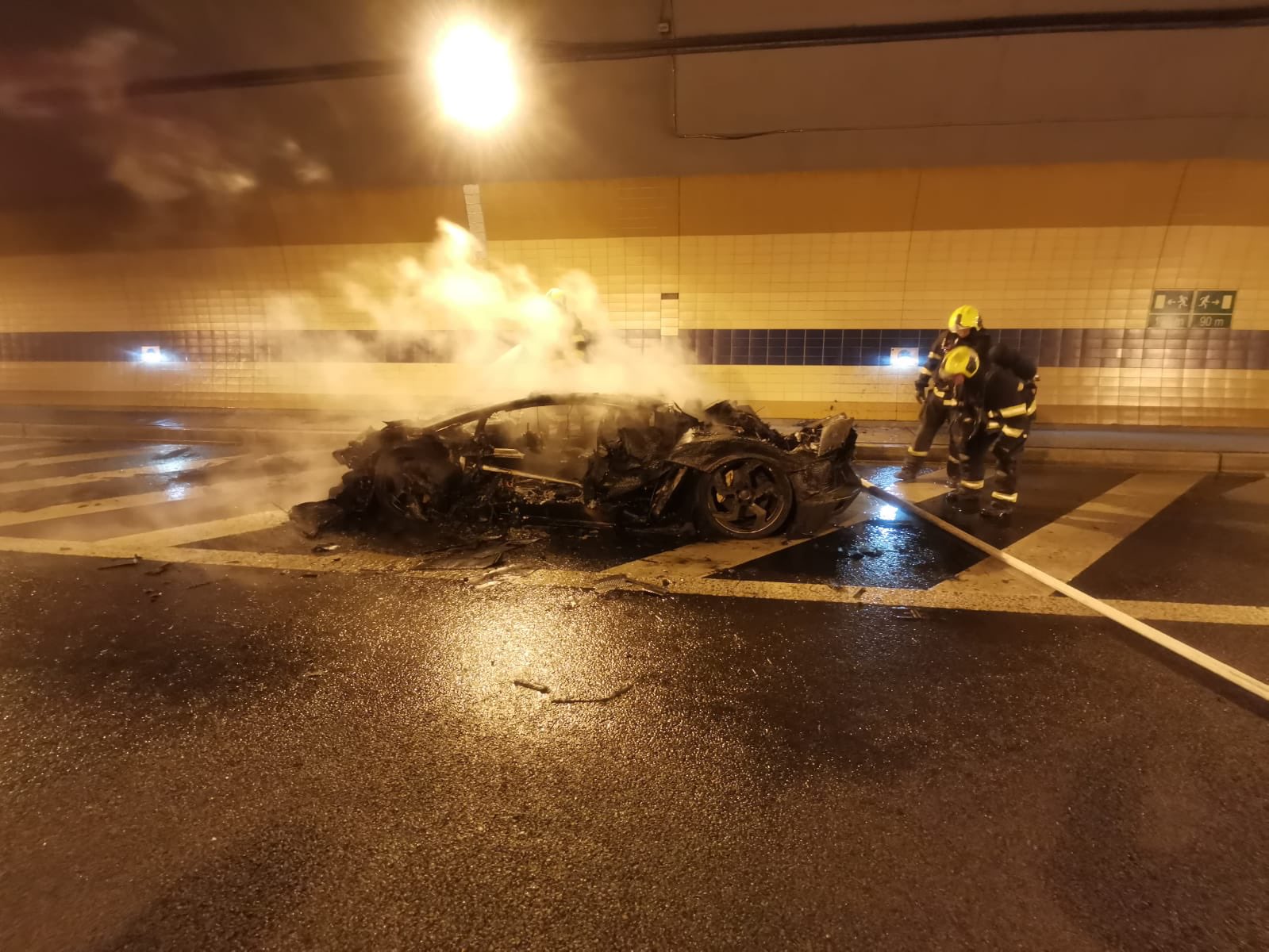 1,250 HP Lamborghini Aventador Carbonado Turns Into Trashado After Burning In Tunnel