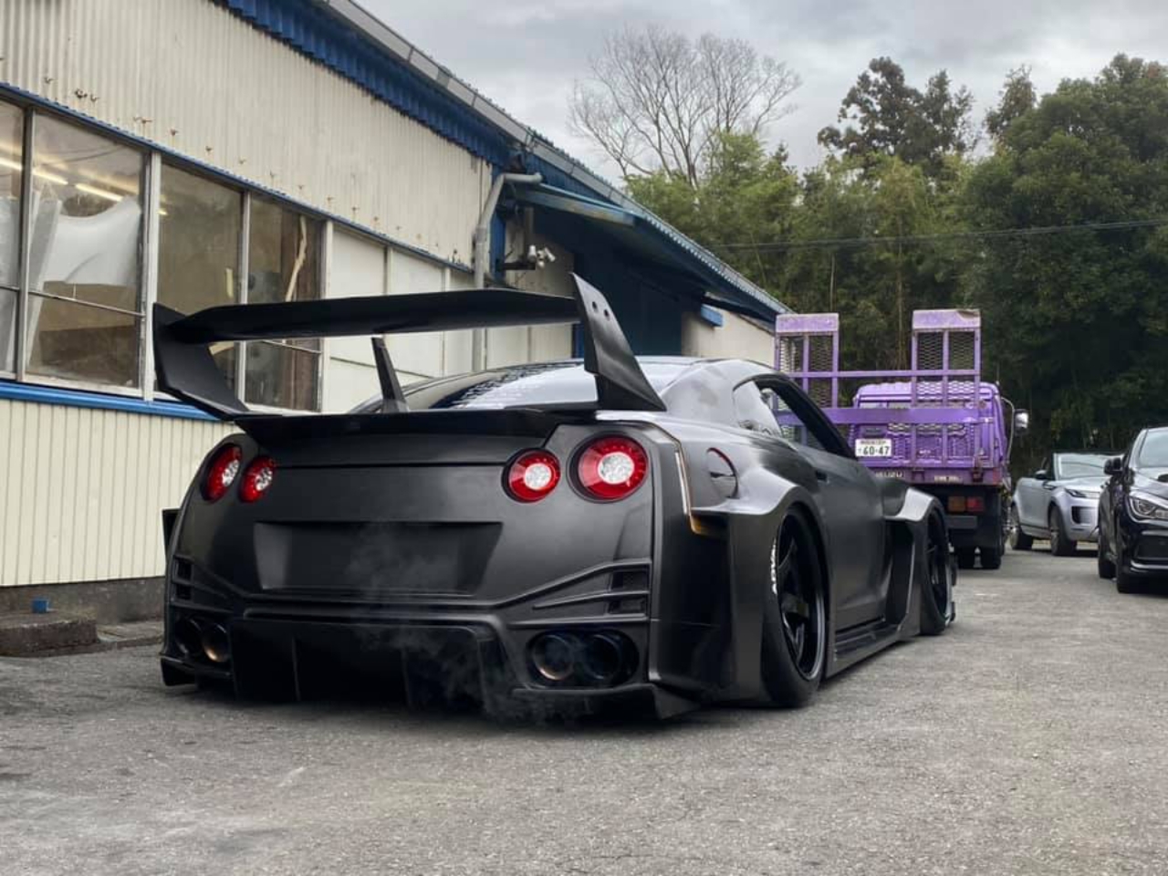 Liberty Walk’s ‘LB-ER34 Super Silhouette Skyline’ Is Here To Scare Actual Godzillas