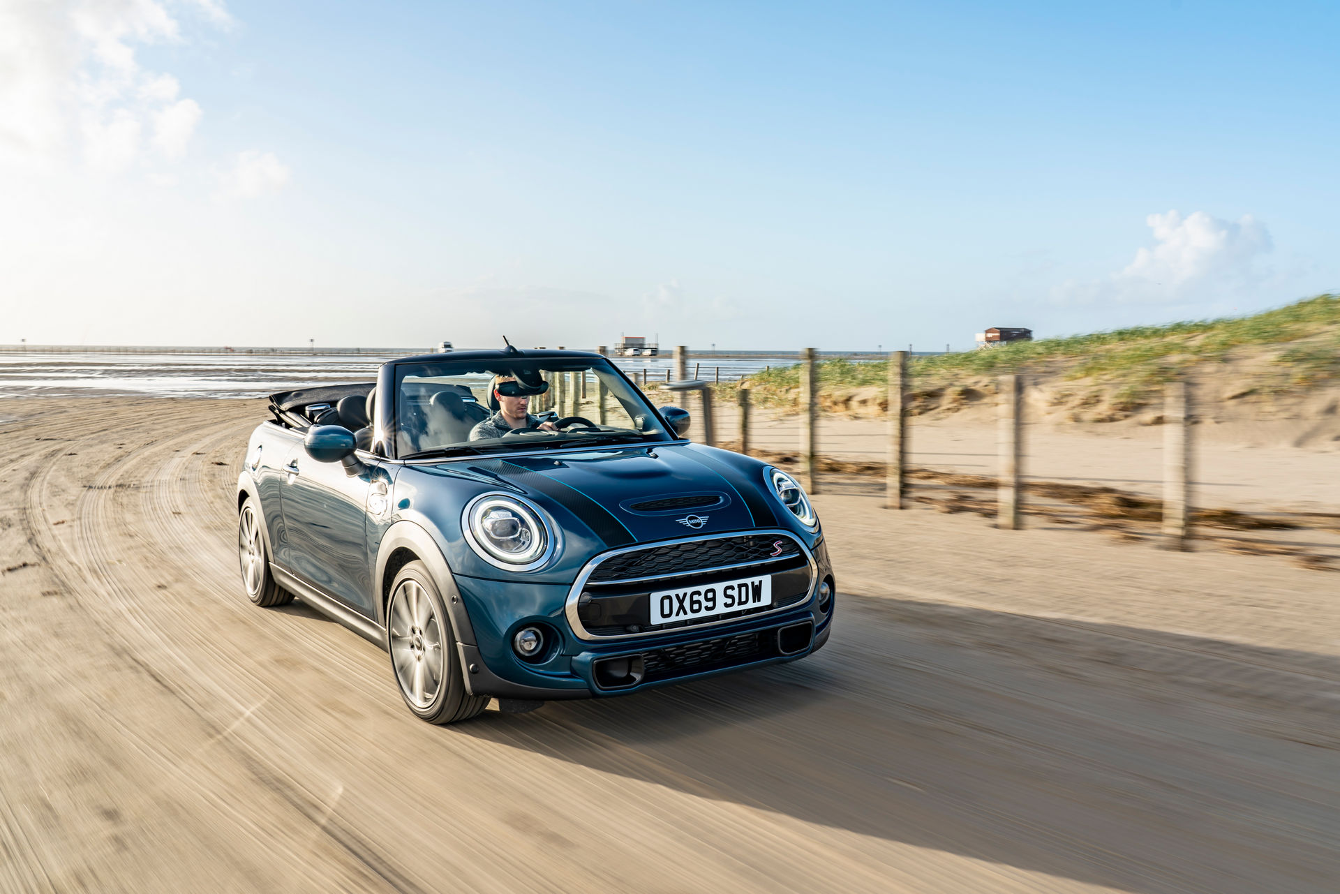 2020 Mini Convertible Sidewalk Wants To Lure You With Comprehensive Equipment List