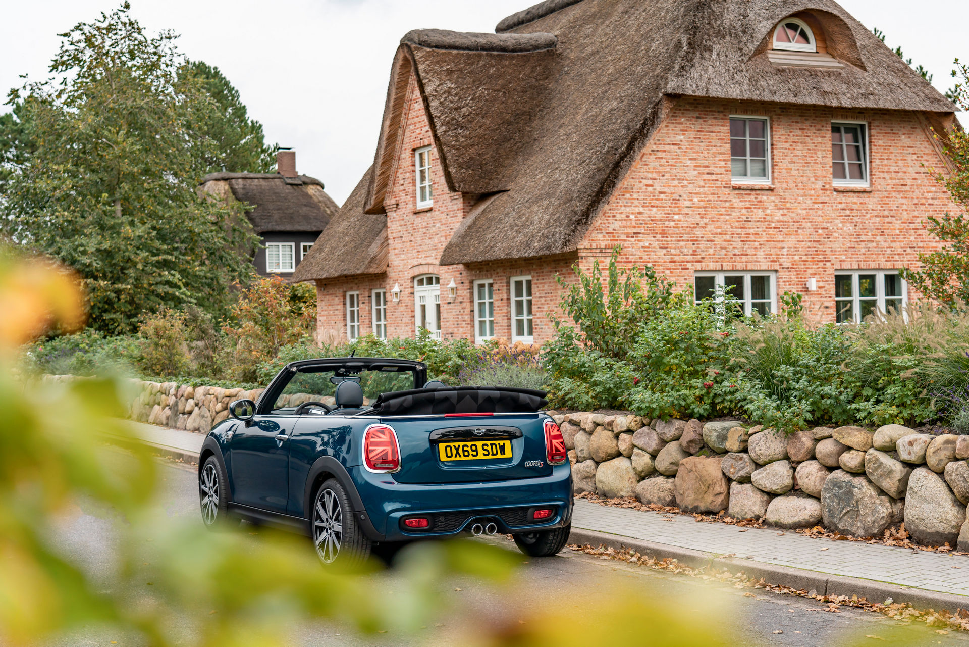 2020 Mini Convertible Sidewalk Wants To Lure You With Comprehensive Equipment List