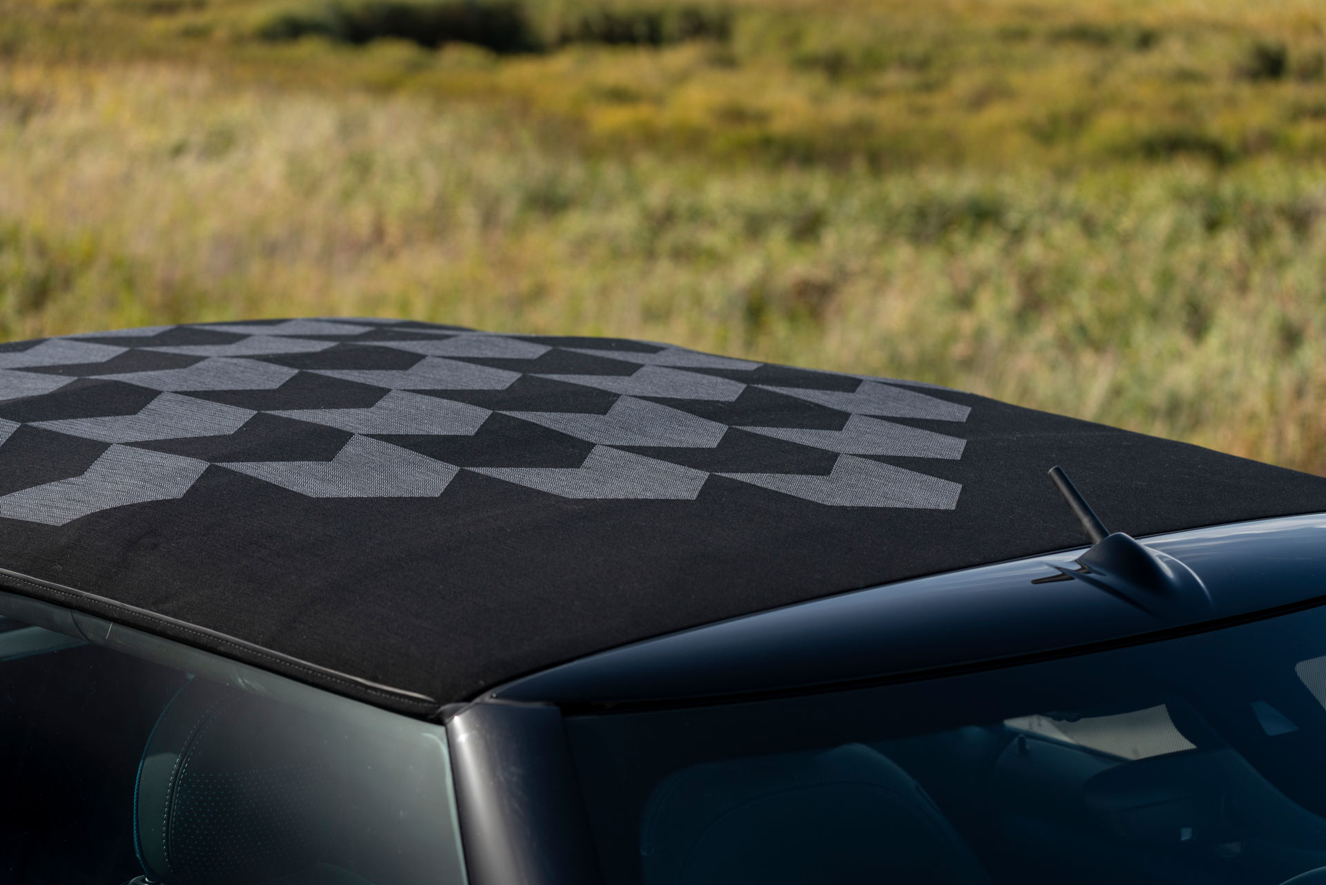 2020 Mini Convertible Sidewalk Wants To Lure You With Comprehensive Equipment List