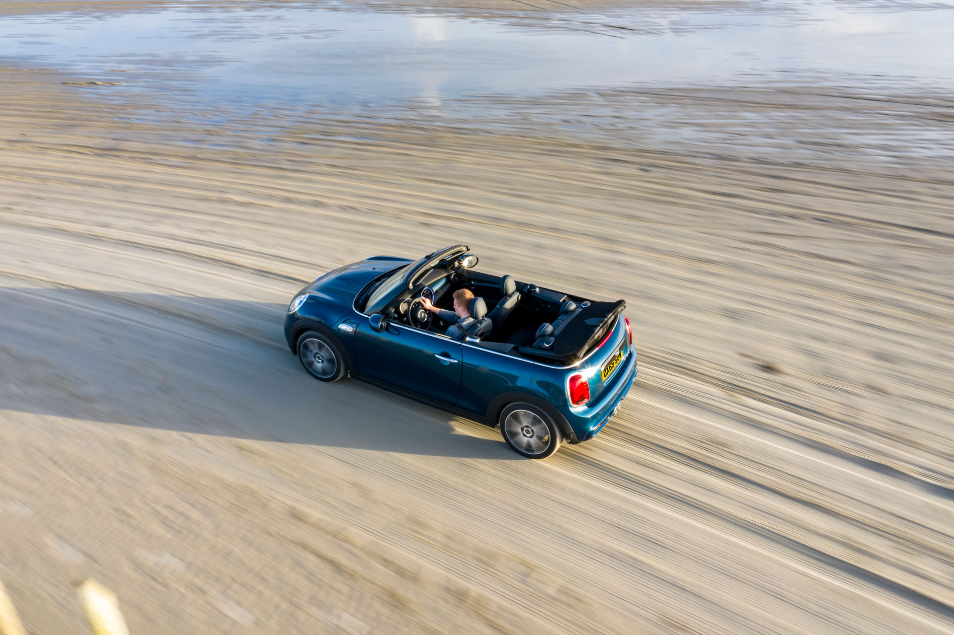 2020 Mini Convertible Sidewalk Wants To Lure You With Comprehensive Equipment List