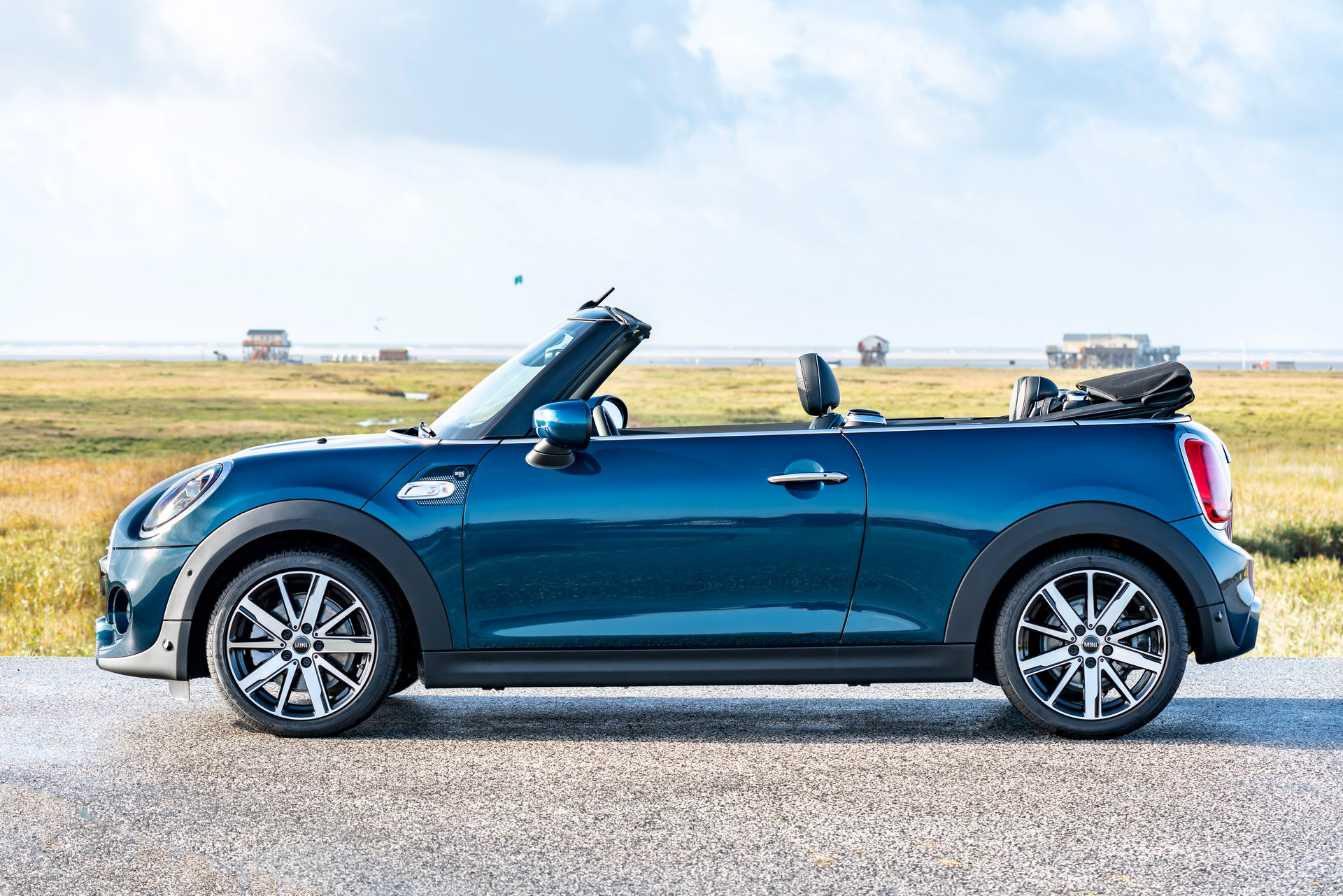 2020 Mini Convertible Sidewalk Wants To Lure You With Comprehensive Equipment List