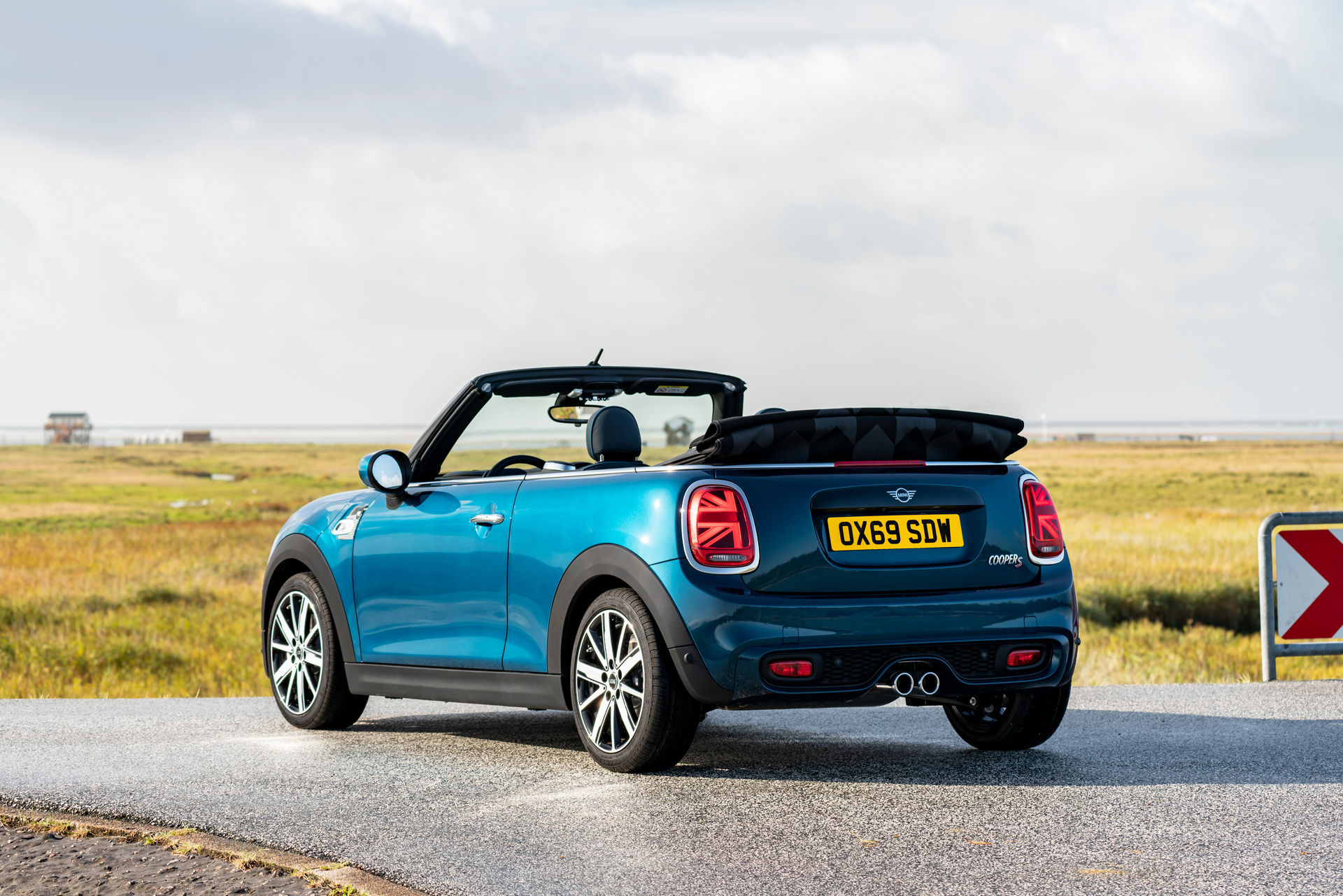 2020 Mini Convertible Sidewalk Wants To Lure You With Comprehensive Equipment List
