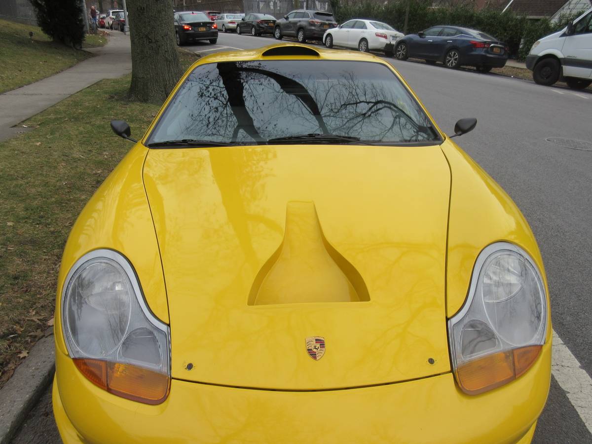 Gem Of The Day: 1988 Pontiac Acting As A Porsche 911 GT2 RS Cracks Us Up