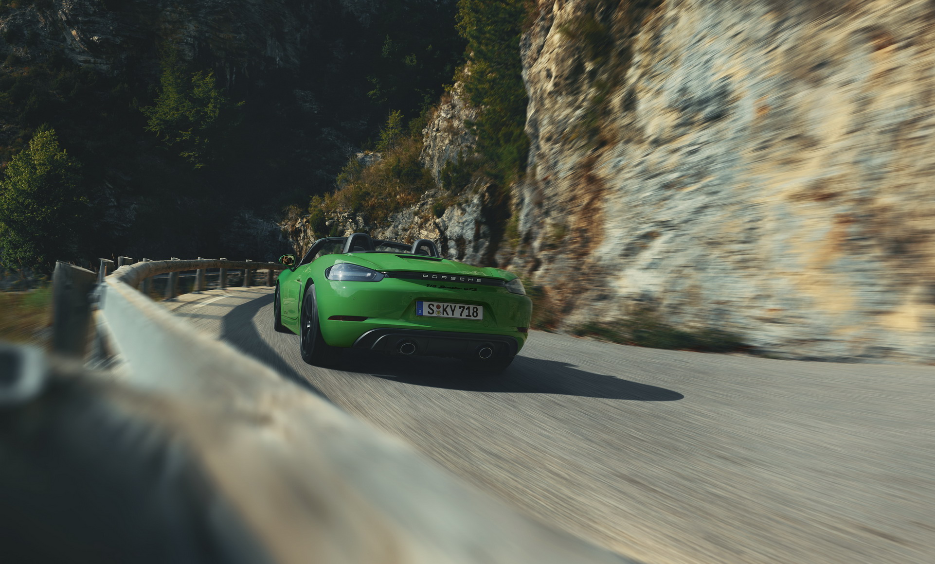 New Porsche 718 GTS 4.0 Models Get The Six-Cylinder Engine They Deserve