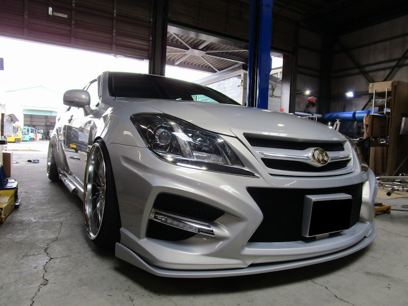 (Non) Sense Brand’s Toyota Looks Exhausting At Tokyo Auto Salon