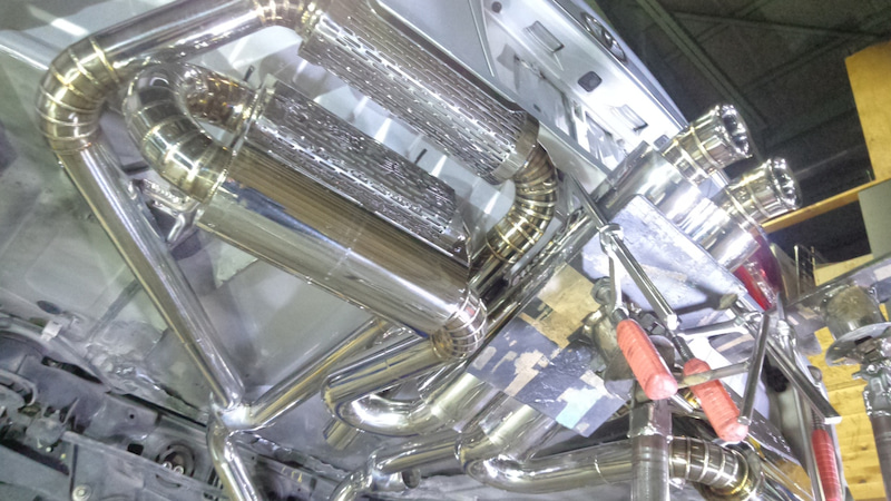 (Non) Sense Brand’s Toyota Looks Exhausting At Tokyo Auto Salon