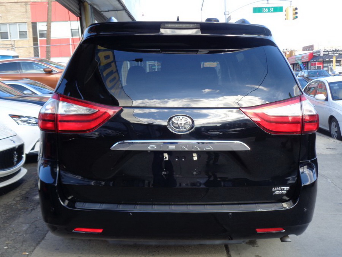 Modified Toyota Sienna Minivan Is Now A Mobile Office For Workaholics