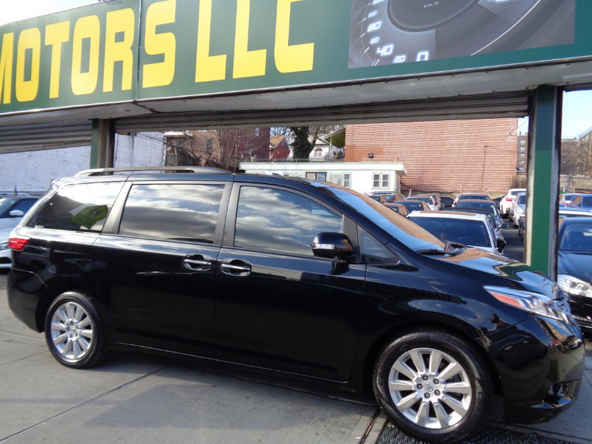 Modified Toyota Sienna Minivan Is Now A Mobile Office For Workaholics