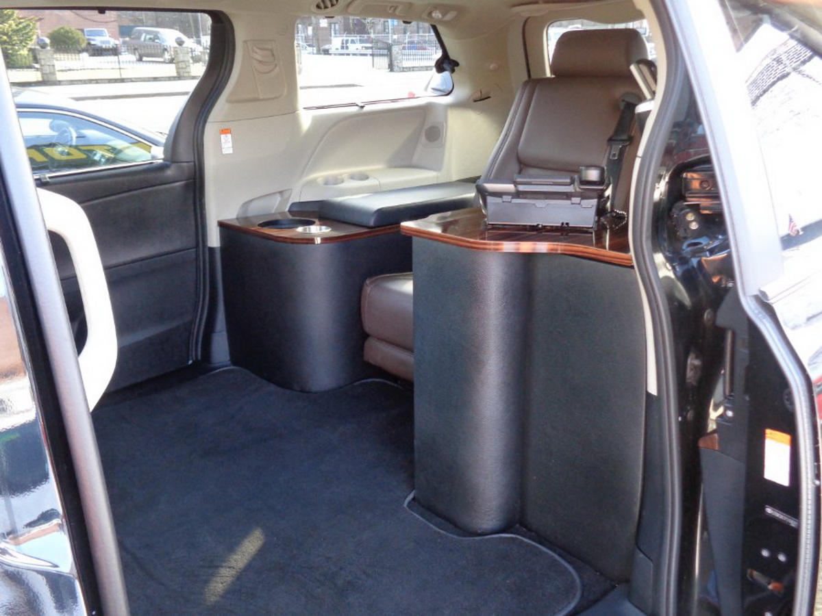 Modified Toyota Sienna Minivan Is Now A Mobile Office For Workaholics