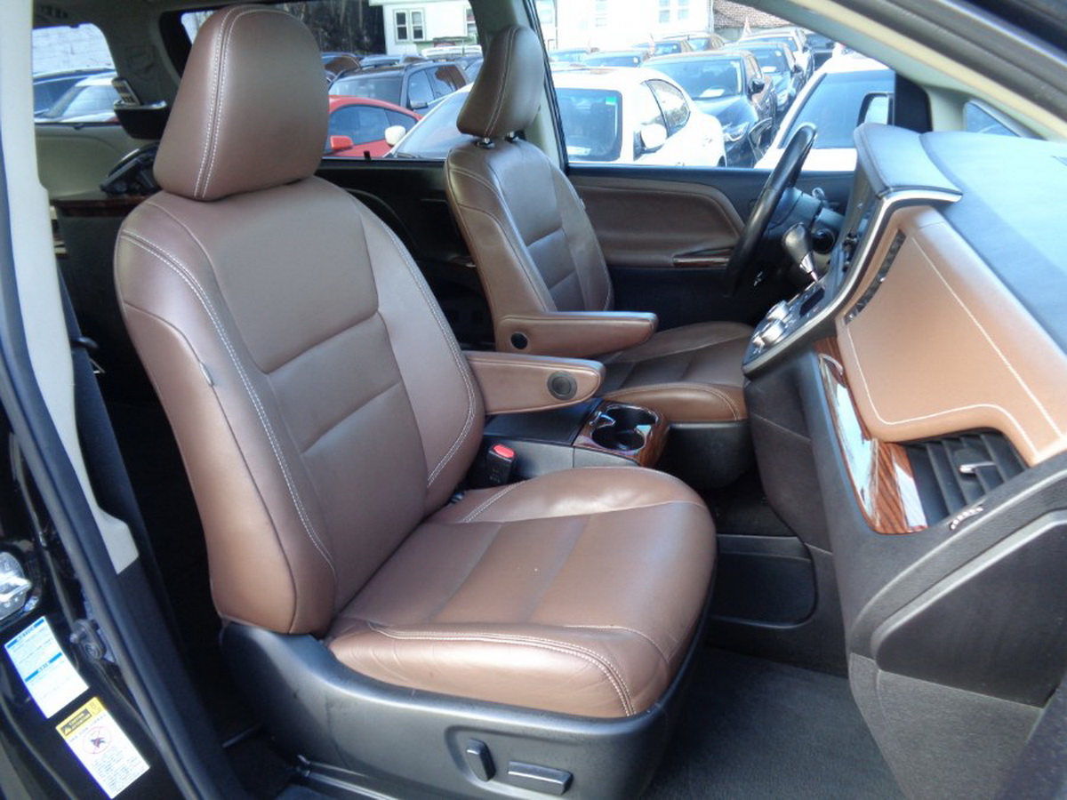 Modified Toyota Sienna Minivan Is Now A Mobile Office For Workaholics