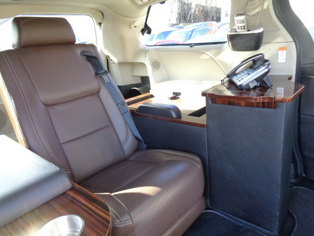Modified Toyota Sienna Minivan Is Now A Mobile Office For Workaholics