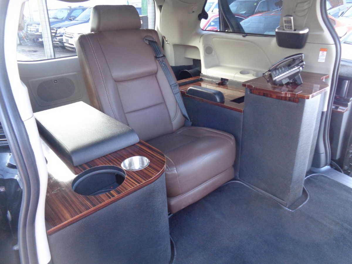 Modified Toyota Sienna Minivan Is Now A Mobile Office For Workaholics