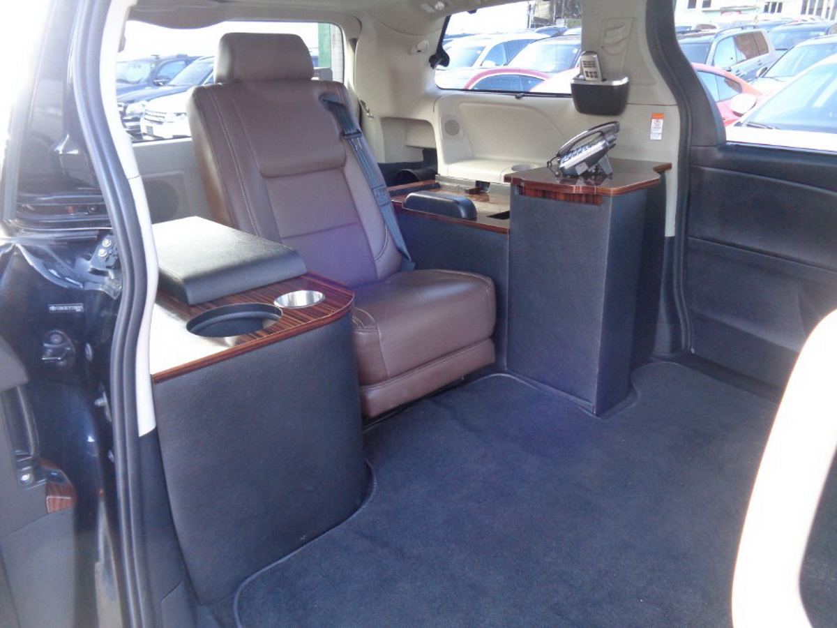 Modified Toyota Sienna Minivan Is Now A Mobile Office For Workaholics