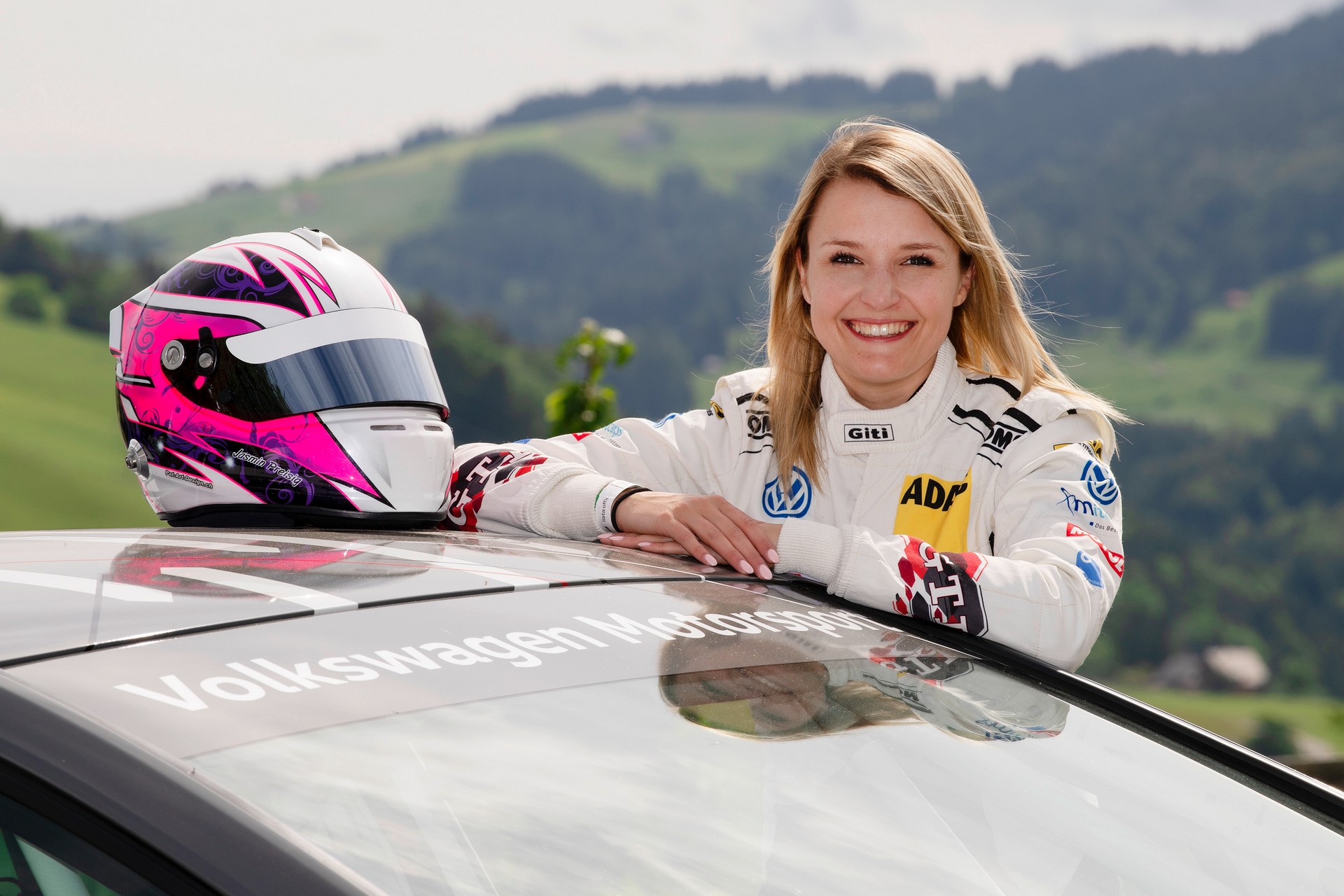 VW’s E-Performance Golf R Concept Is A Fully Electric Preview Of Future R Models