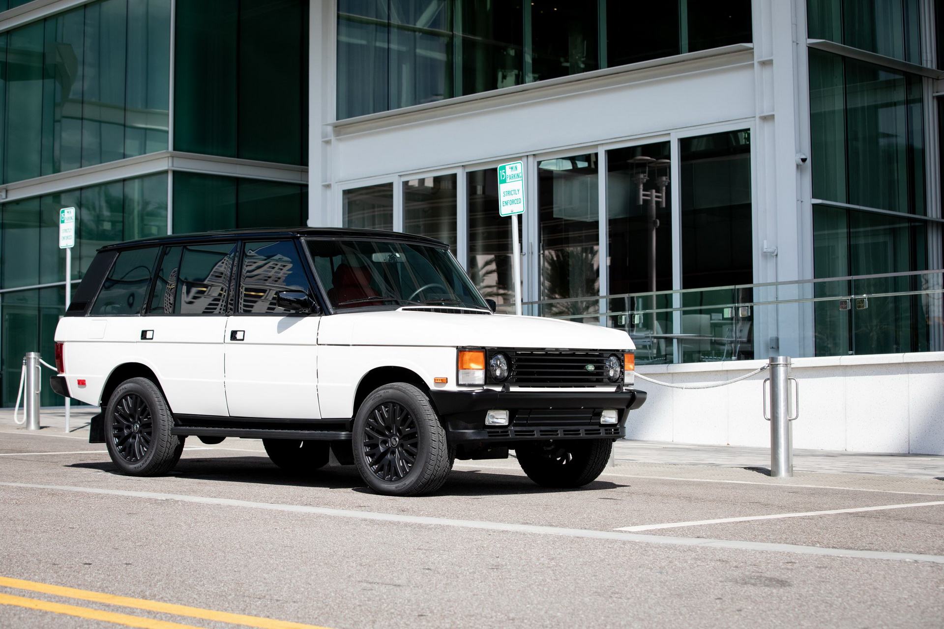 Classic Range Rover Wants To Be A Modern SUV With Cadillac Escalade V8 Power, Air Suspension