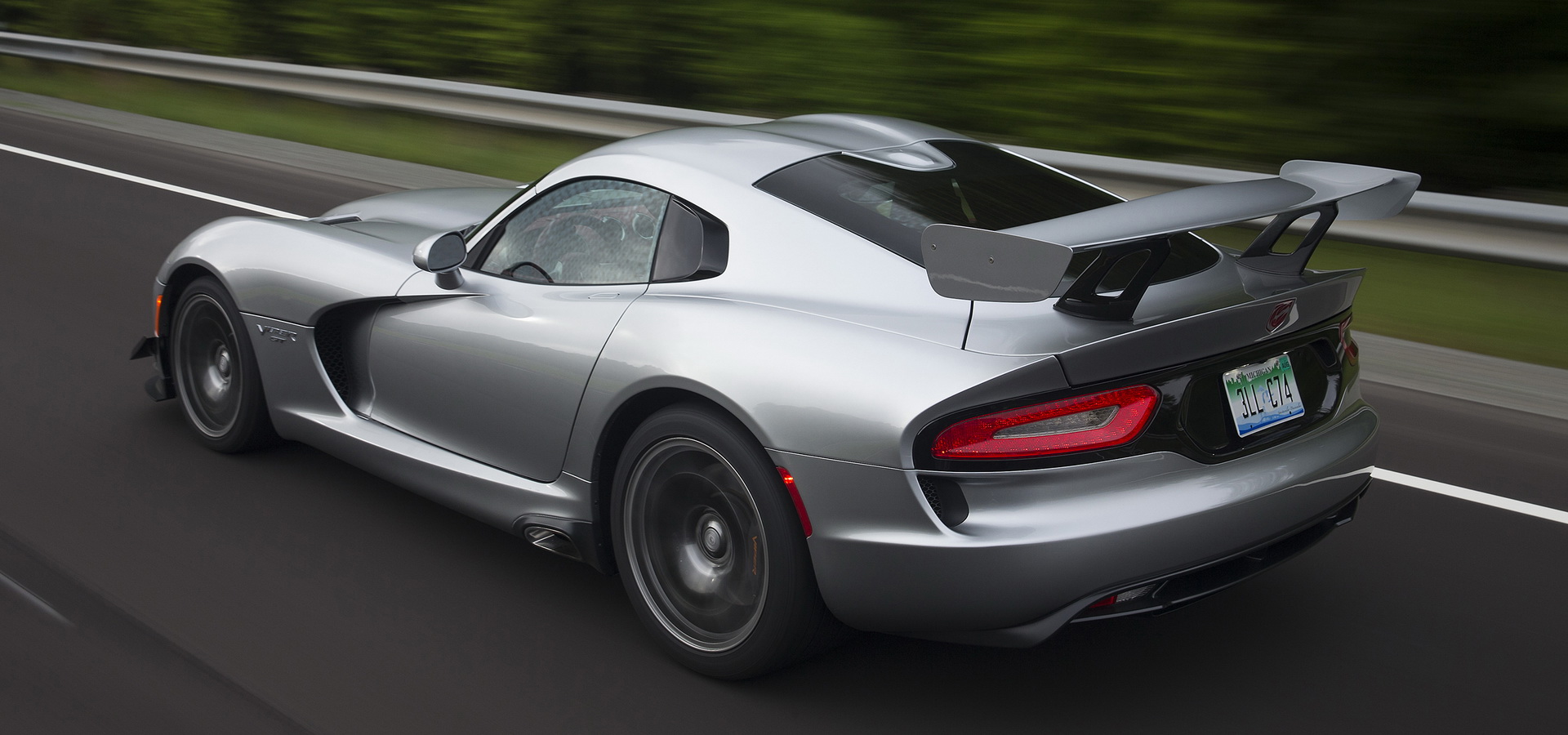 Five Brand New Dodge Vipers Were Sold Last Year In The U S And One In Canada Carscoops