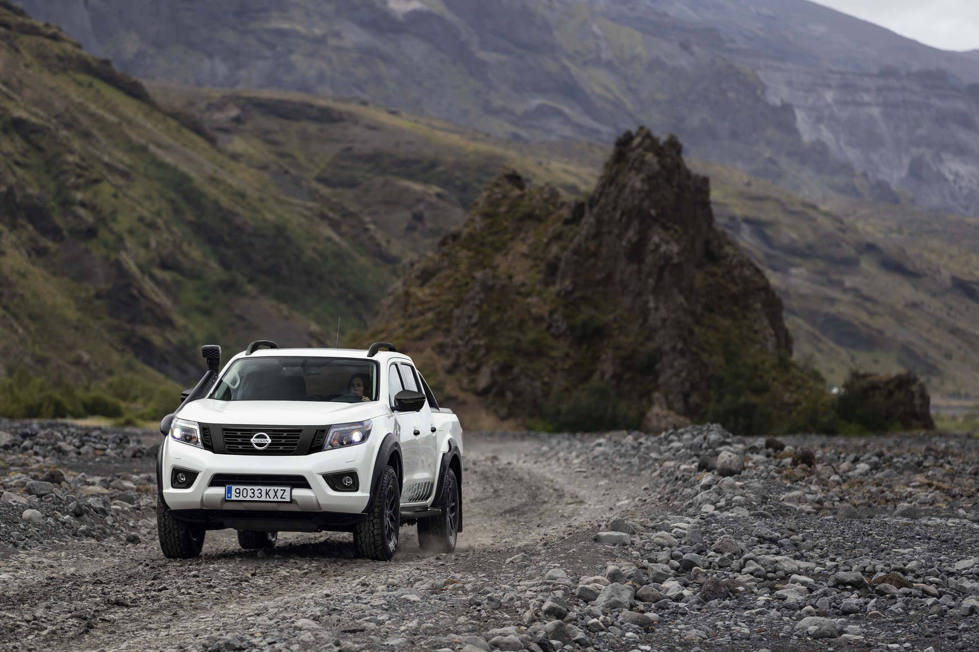 New Nissan Navara AT32 Is Ready For Any Off-Road Challenge