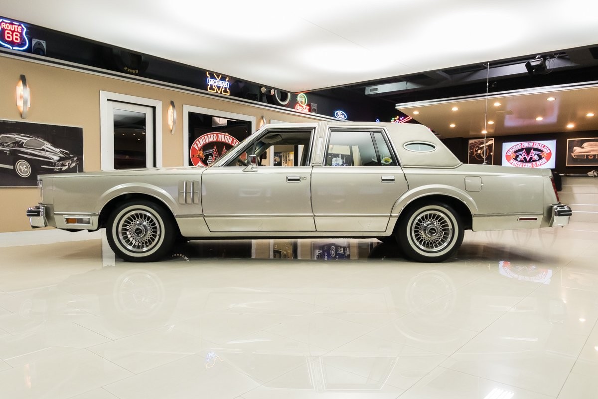 This Lincoln Continental Was Bought Brand New In 1980 And Mostly Stored For 40 Years After Just 1,500 Miles!