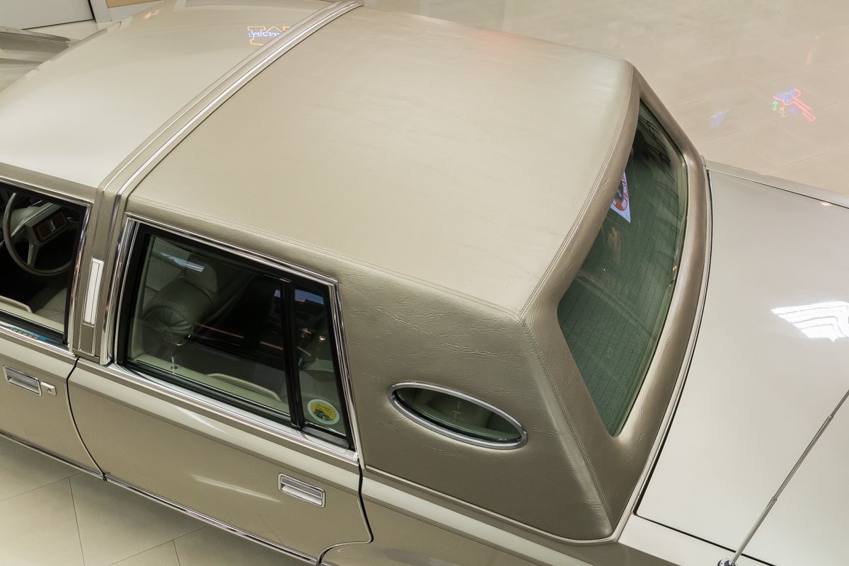 This Lincoln Continental Was Bought Brand New In 1980 And Mostly Stored For 40 Years After Just 1,500 Miles!