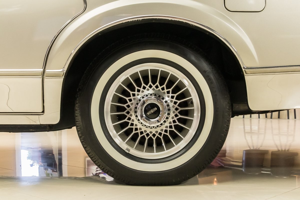 This Lincoln Continental Was Bought Brand New In 1980 And Mostly Stored For 40 Years After Just 1,500 Miles!