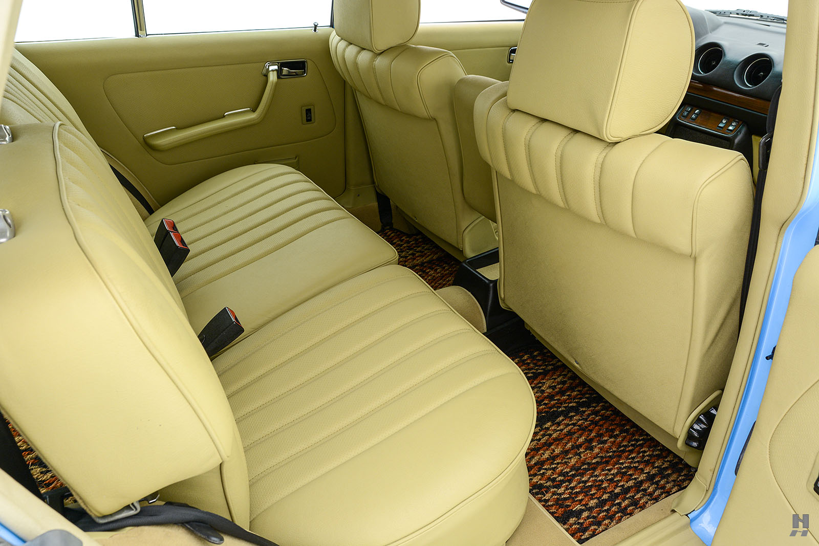 Ready To Soot Yourself? Check This 1983 Mercedes-Benz 300 TD Wagon