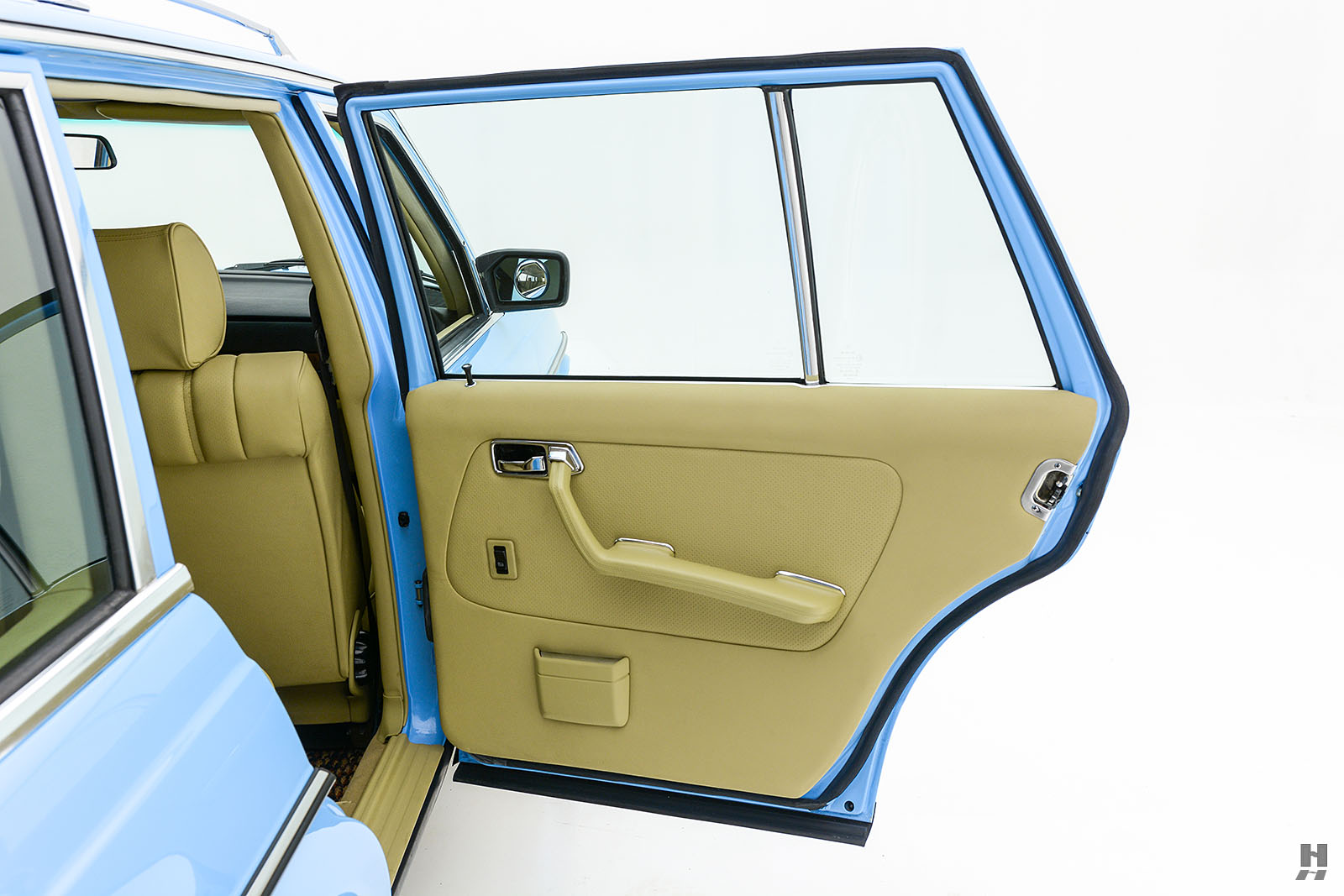 Ready To Soot Yourself? Check This 1983 Mercedes-Benz 300 TD Wagon