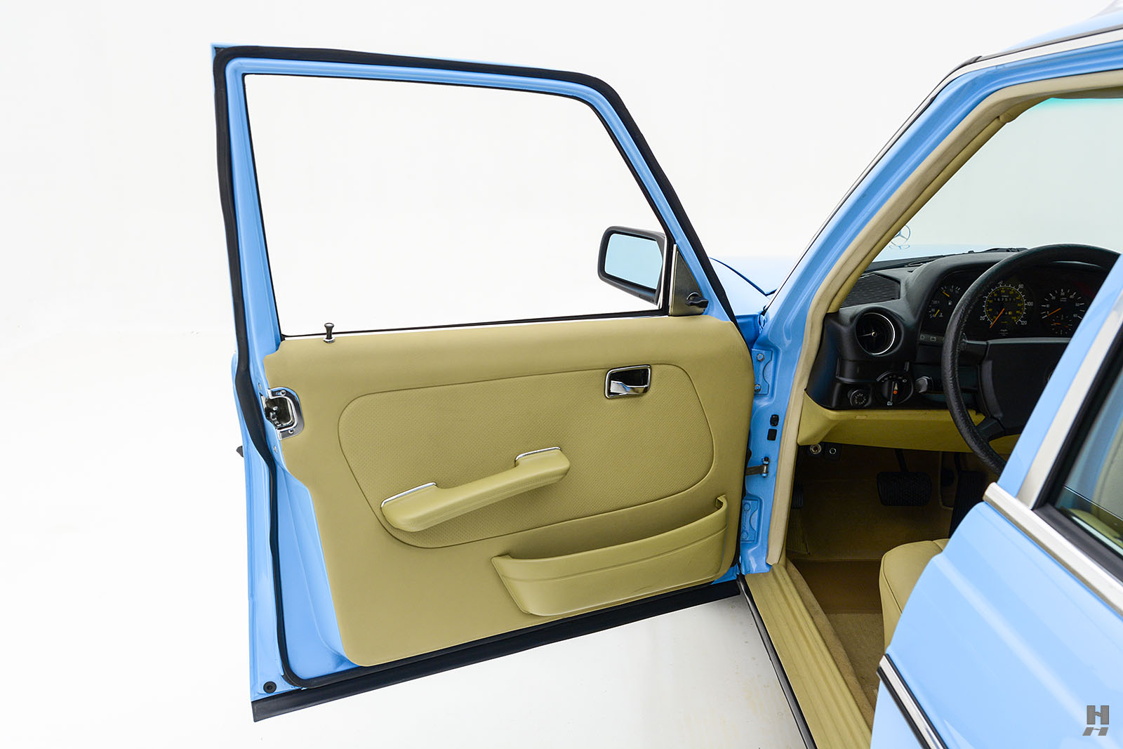 Ready To Soot Yourself? Check This 1983 Mercedes-Benz 300 TD Wagon