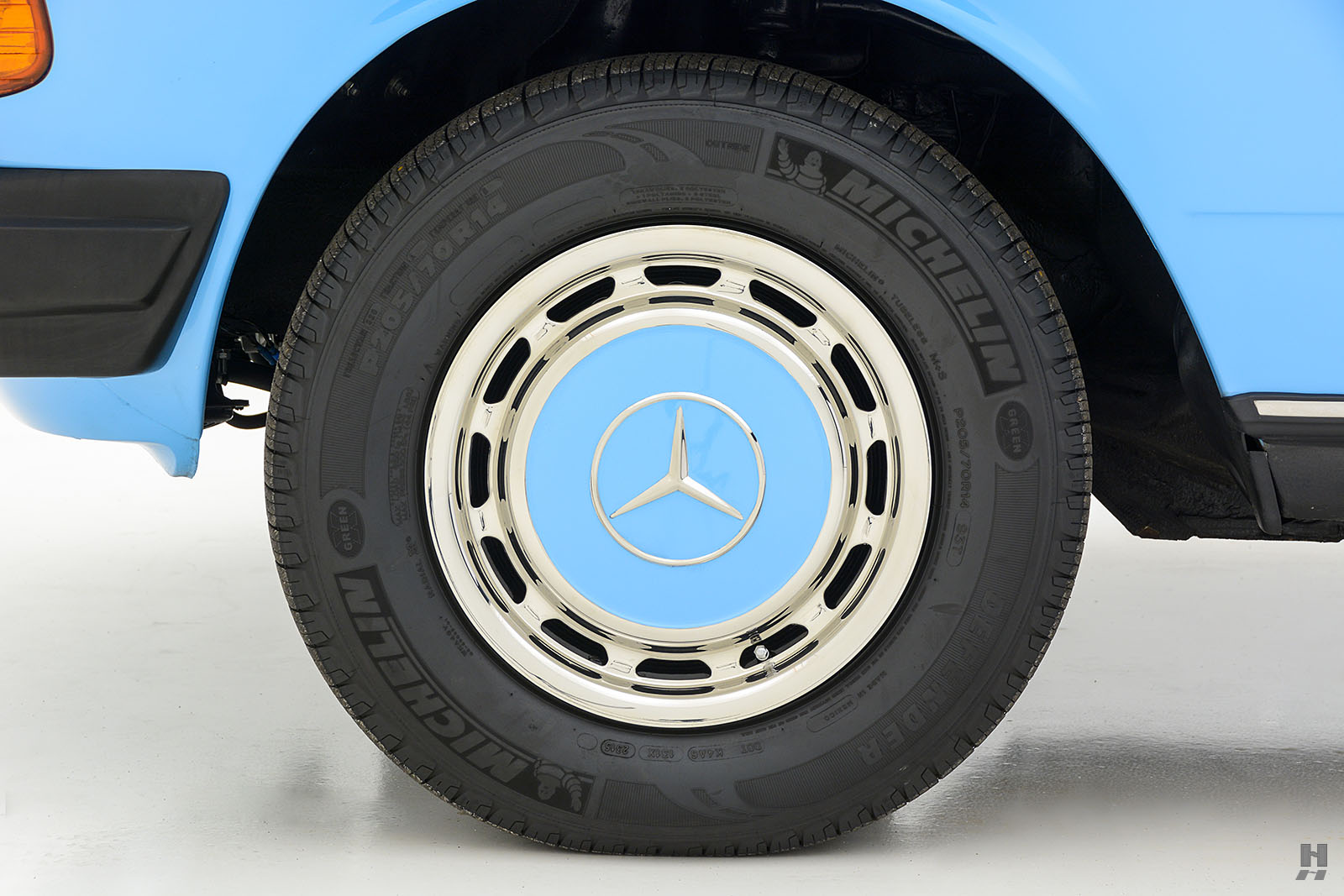 Ready To Soot Yourself? Check This 1983 Mercedes-Benz 300 TD Wagon