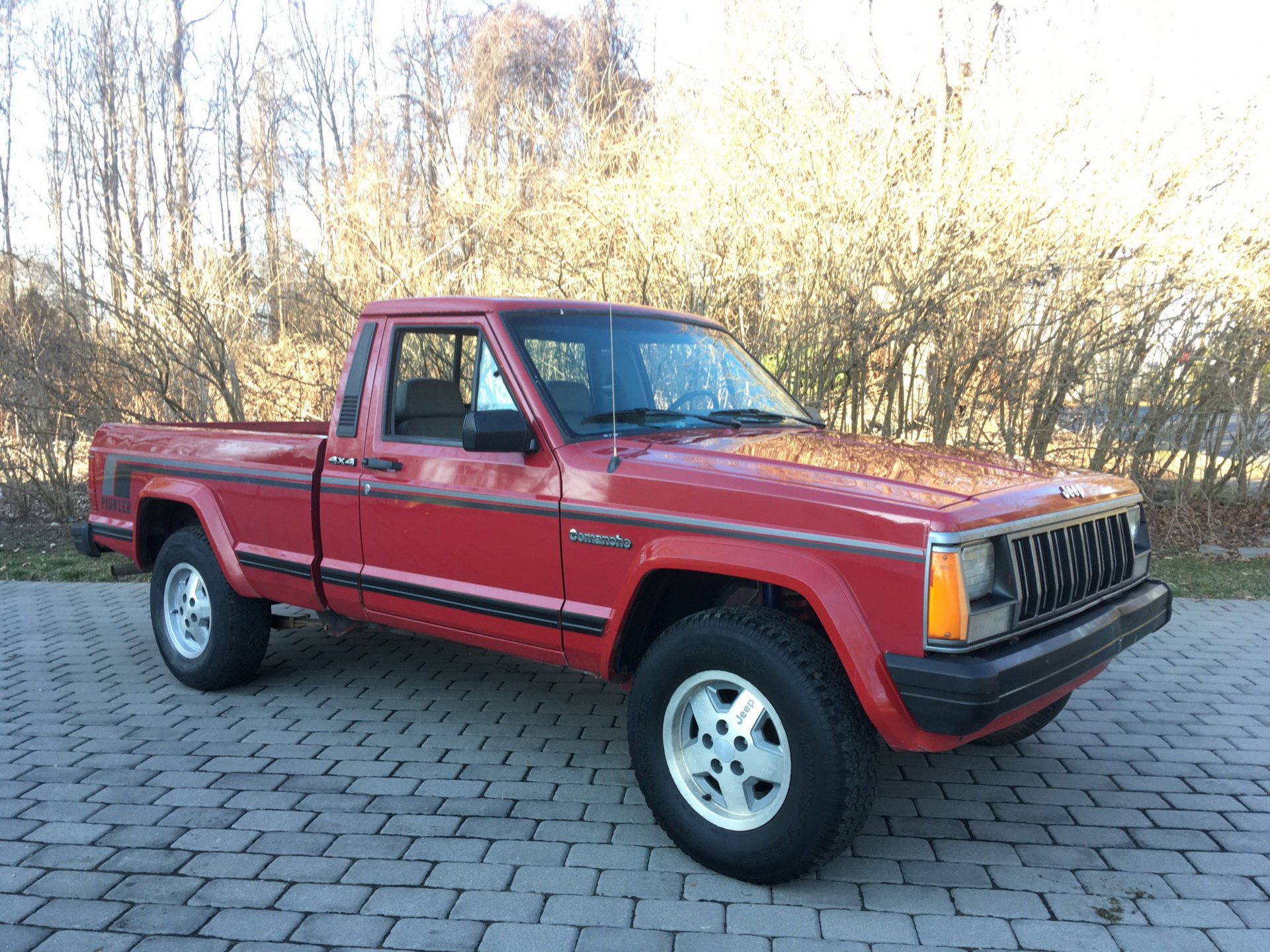 1989 Jeep Comanche Invites You To Be A Pioneer, Not A Gladiator
