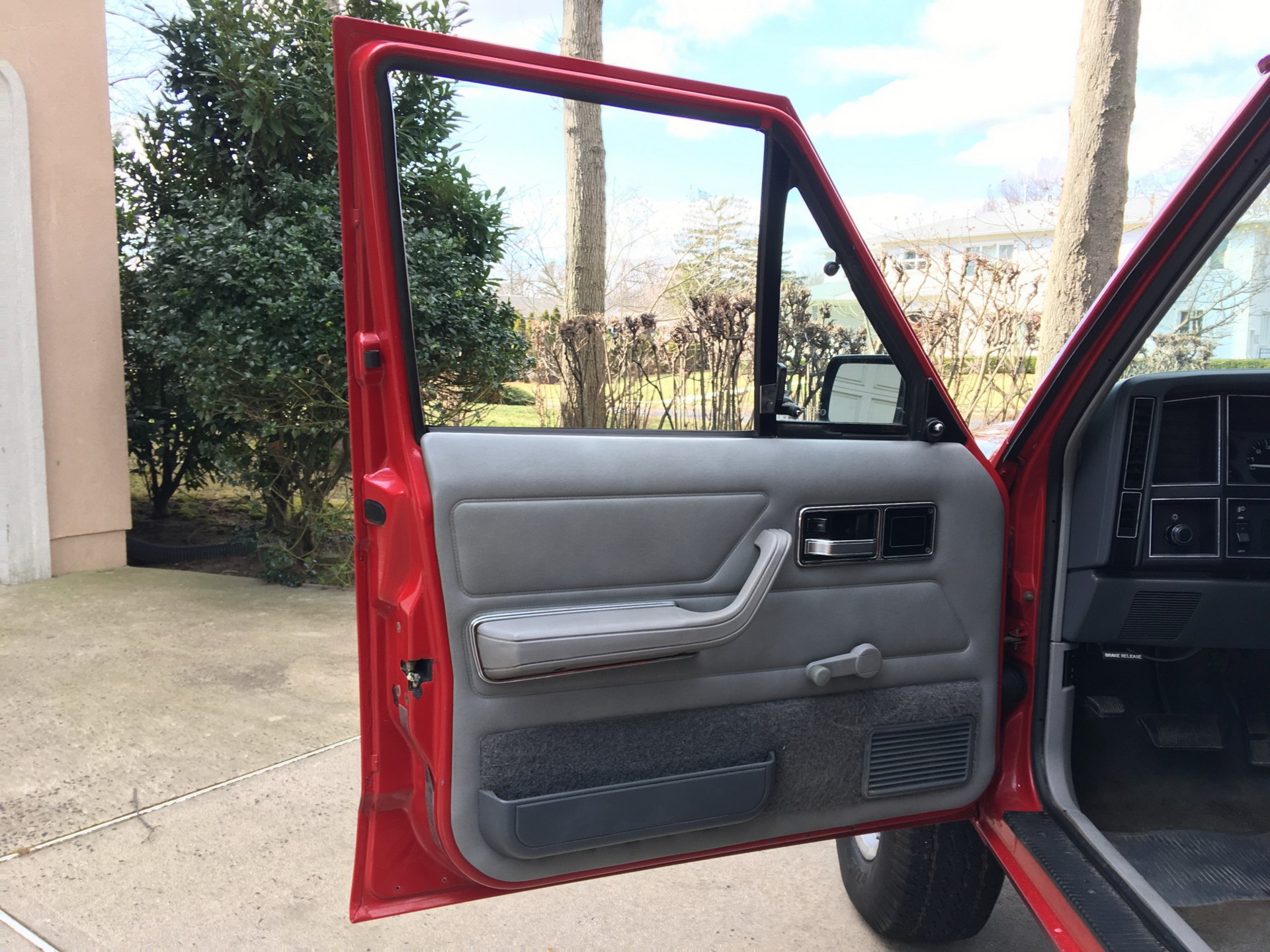 1989 Jeep Comanche Invites You To Be A Pioneer, Not A Gladiator