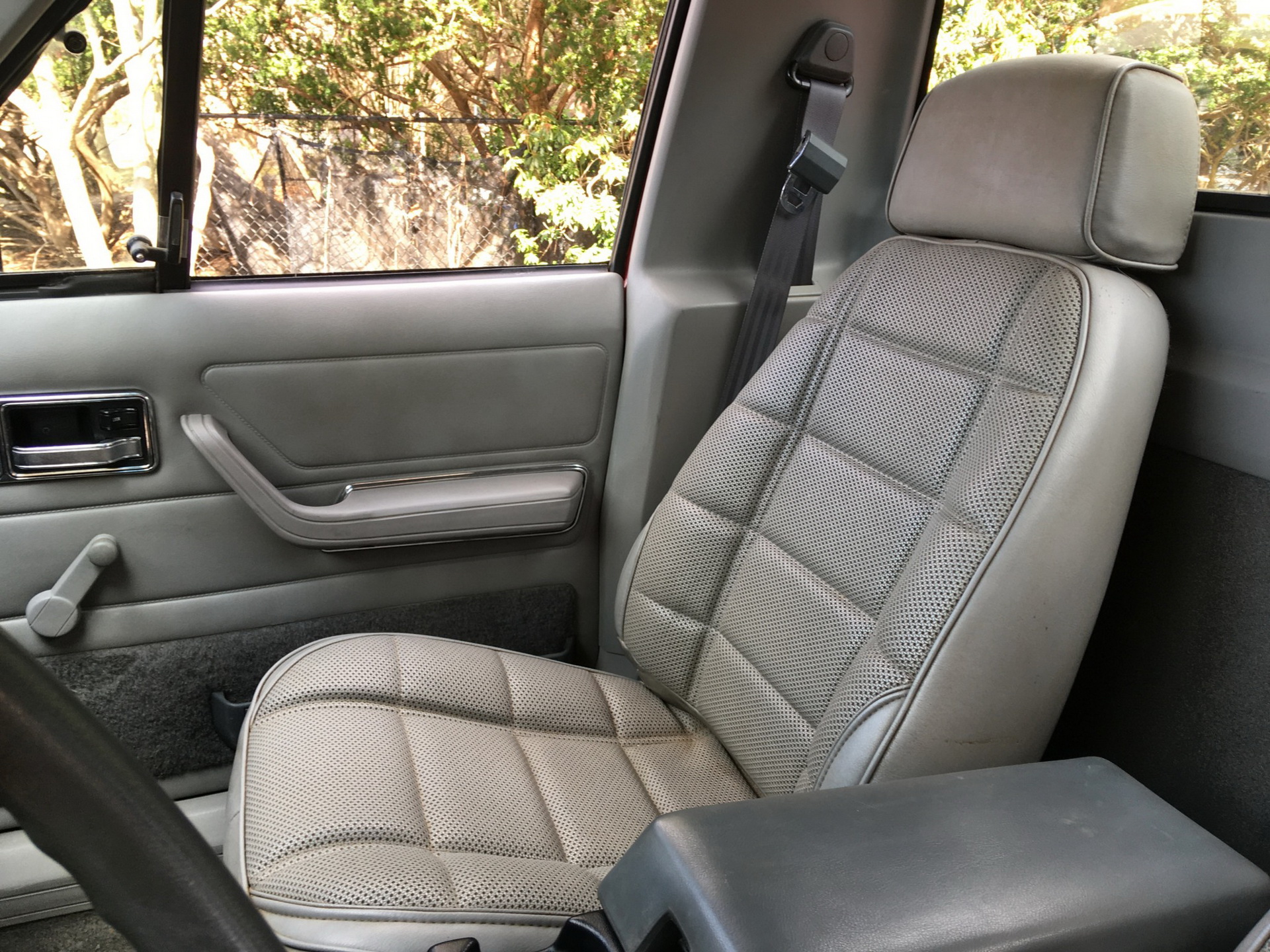 1989 Jeep Comanche Invites You To Be A Pioneer, Not A Gladiator