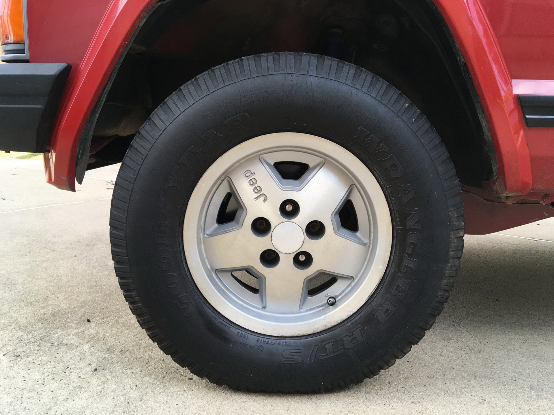 1989 Jeep Comanche Invites You To Be A Pioneer, Not A Gladiator