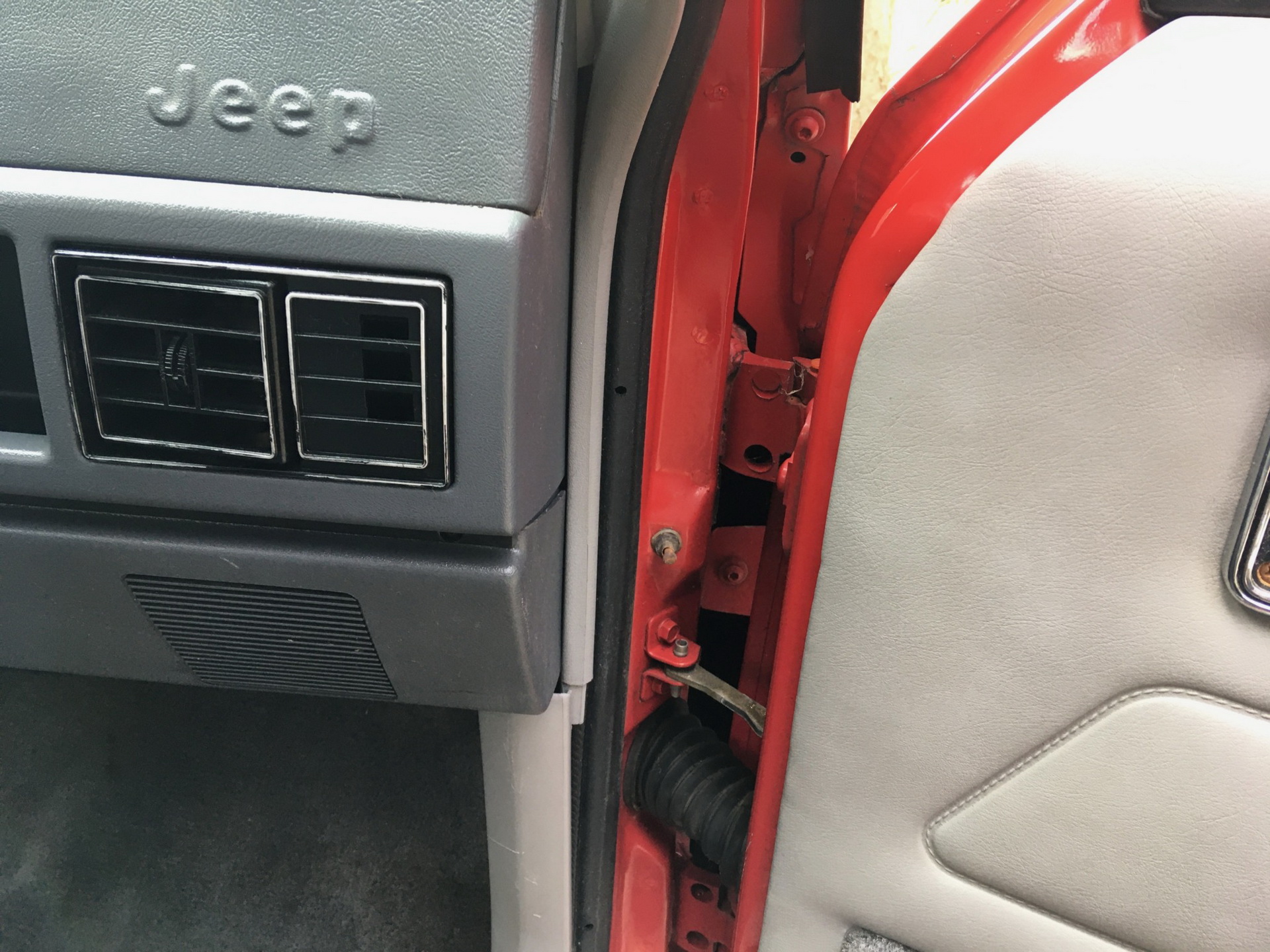 1989 Jeep Comanche Invites You To Be A Pioneer, Not A Gladiator