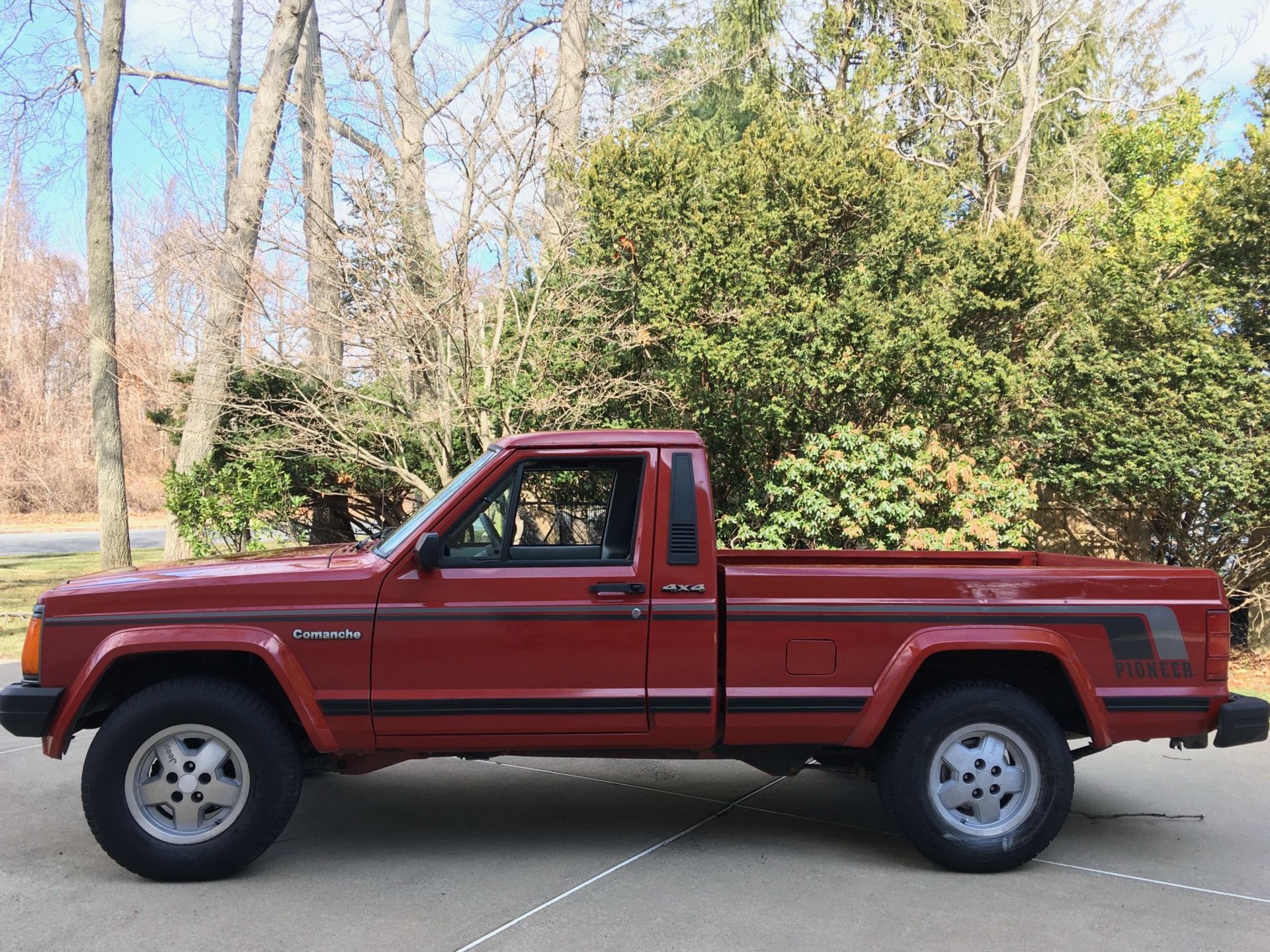 1989 Jeep Comanche Invites You To Be A Pioneer, Not A Gladiator