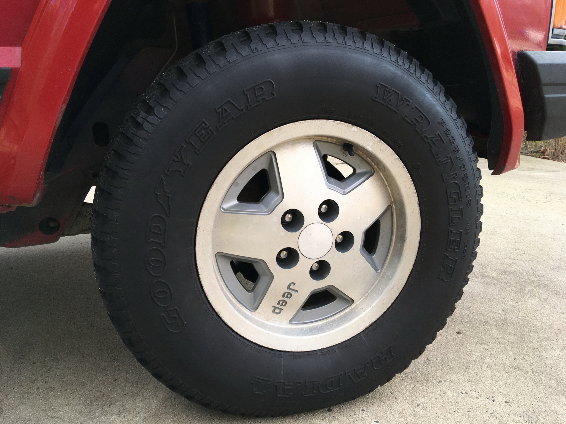 1989 Jeep Comanche Invites You To Be A Pioneer, Not A Gladiator