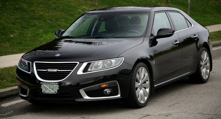 Автомобиль сааб фото