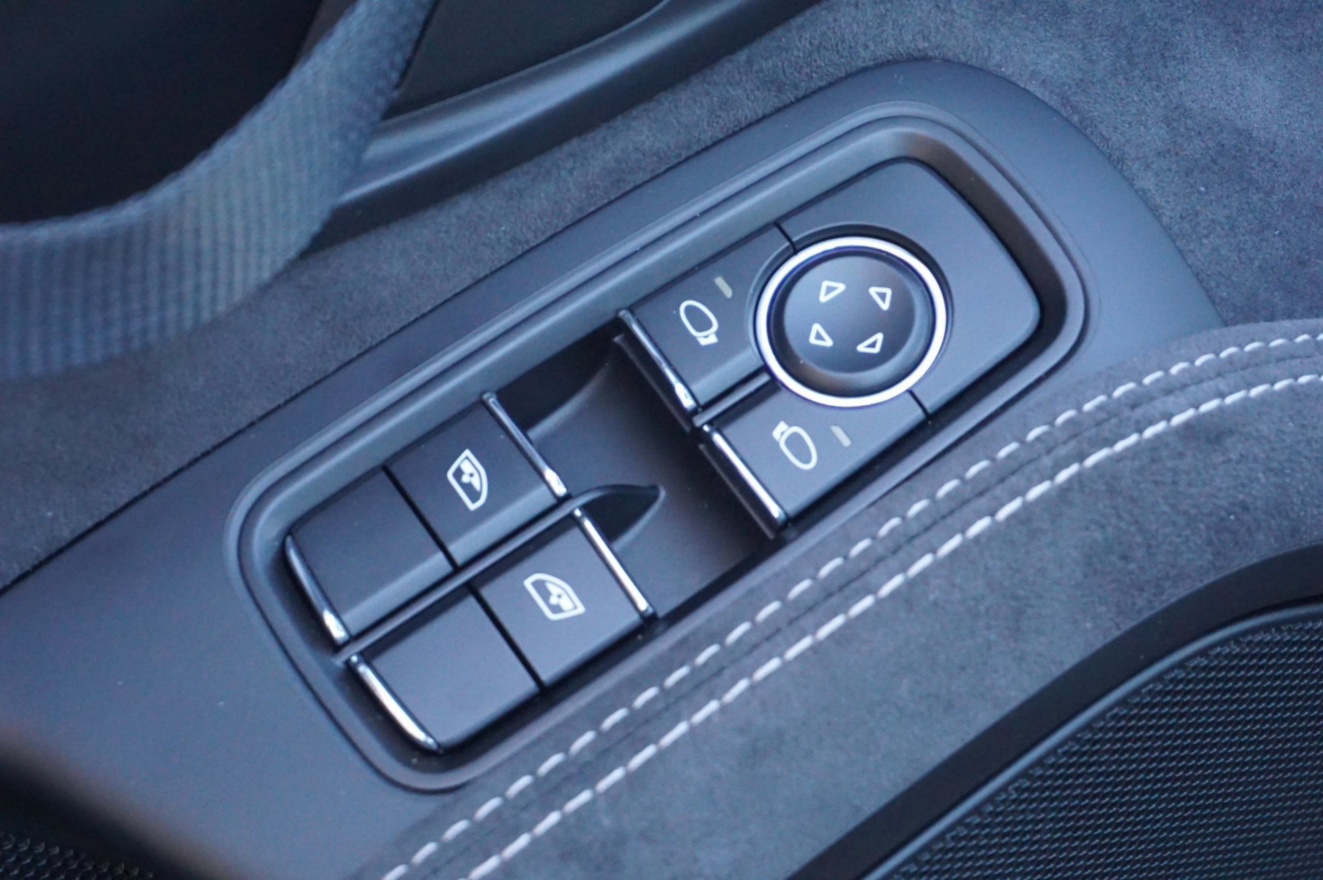 2.4k Mile Porsche 911 GT2 RS Weissach Is Calling For You, Can Your Bank Account Handle It?