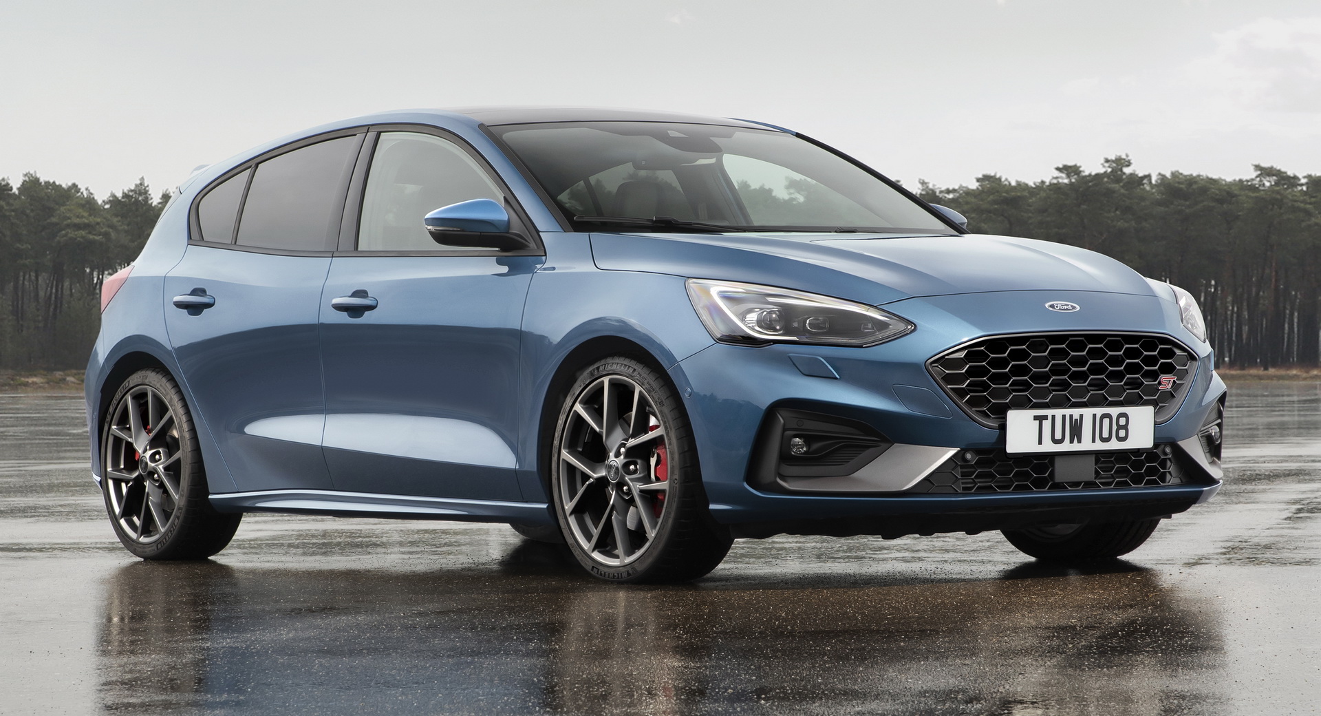 New Ford Focus 2021: mild updates inside and out