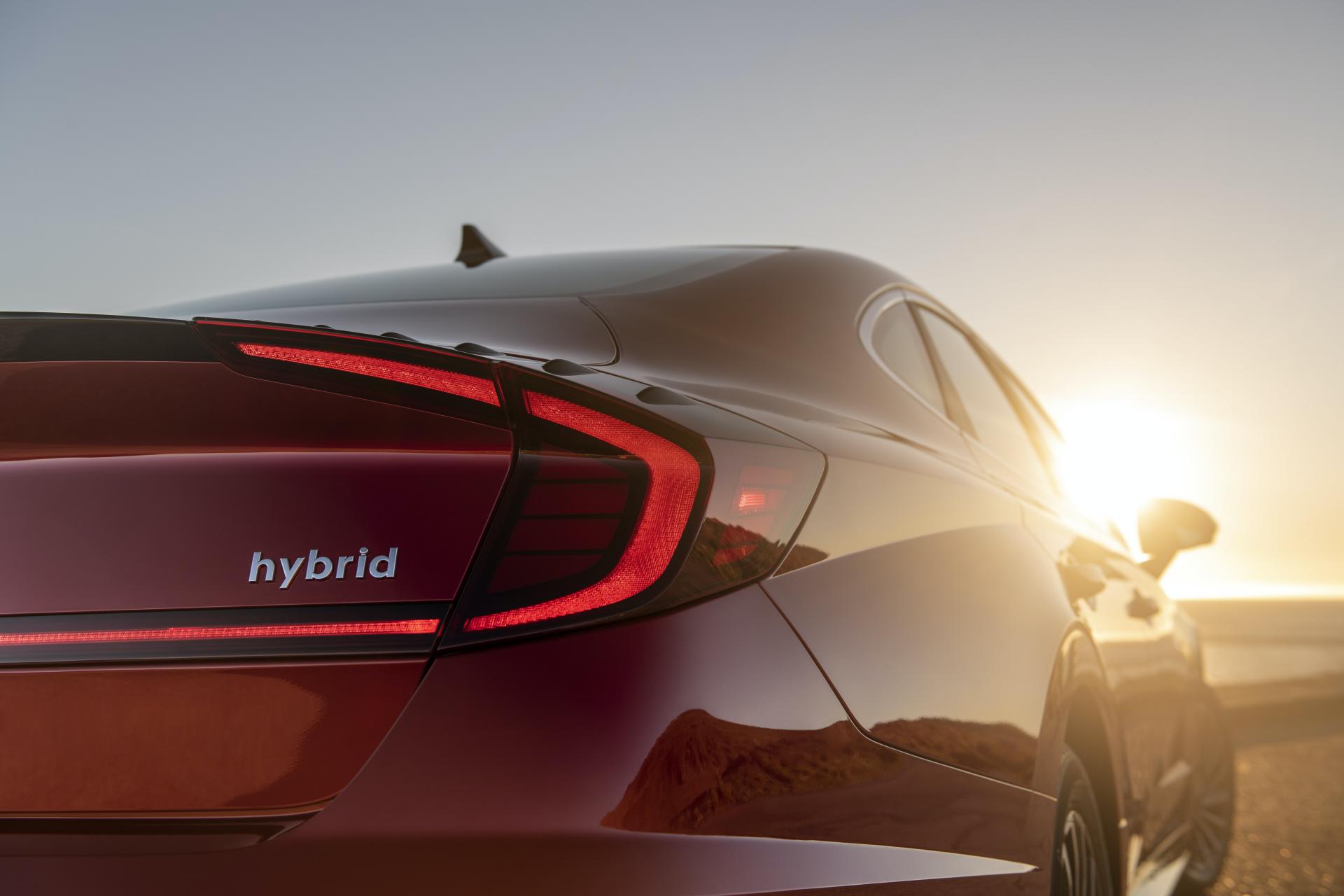 America’s 2020 Hyundai Sonata Hybrid Returns 52 MPG Combined