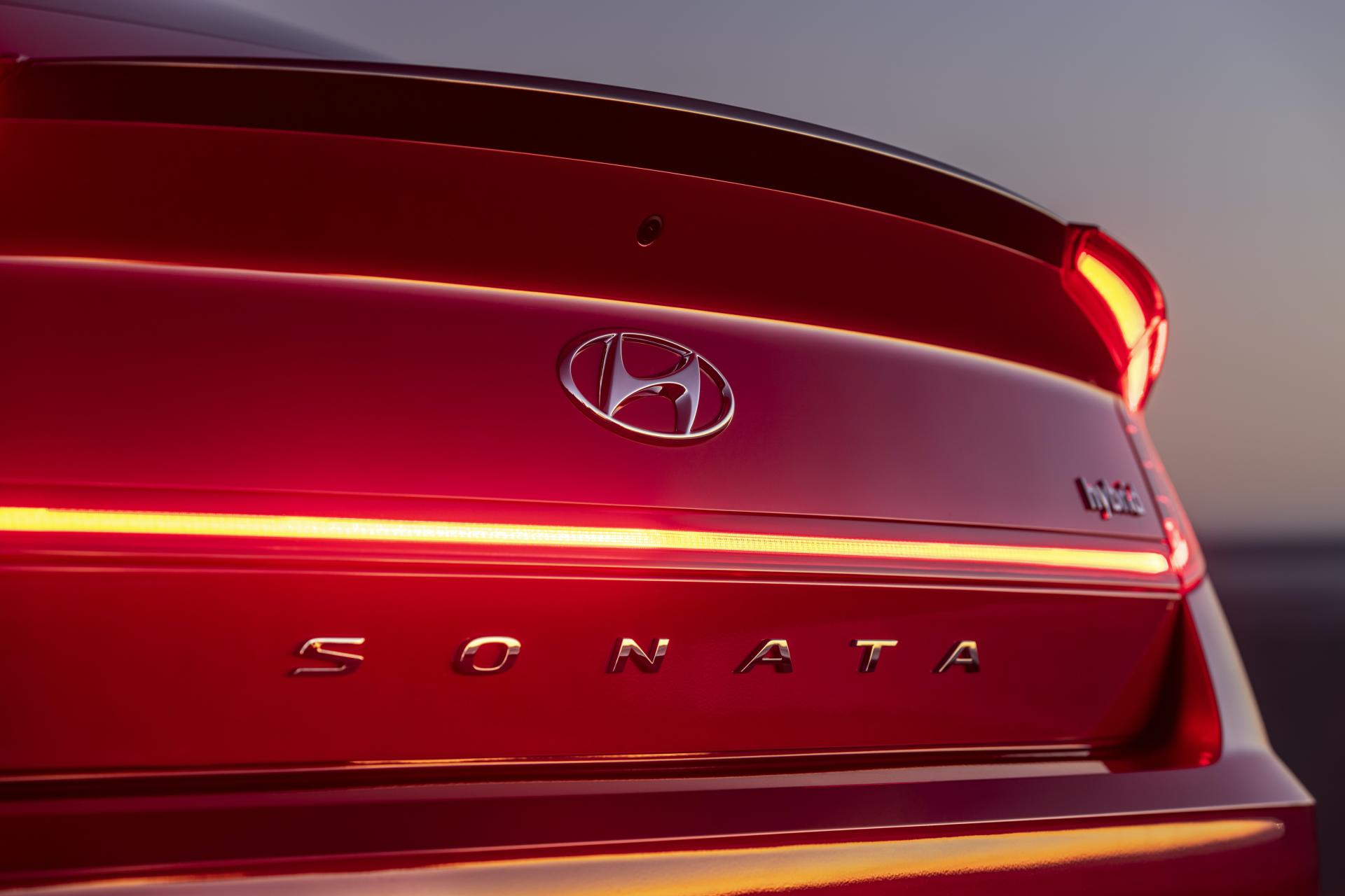 America’s 2020 Hyundai Sonata Hybrid Returns 52 MPG Combined